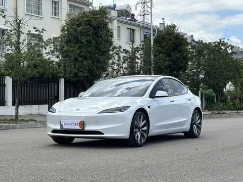 Tesla Model 3 2025