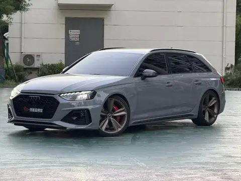 Audi RS 4 2022