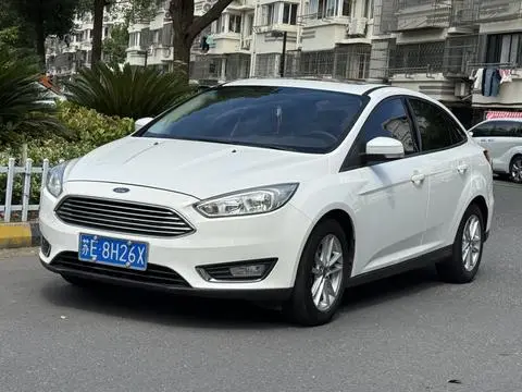 Ford Focus 2015 — фото 1