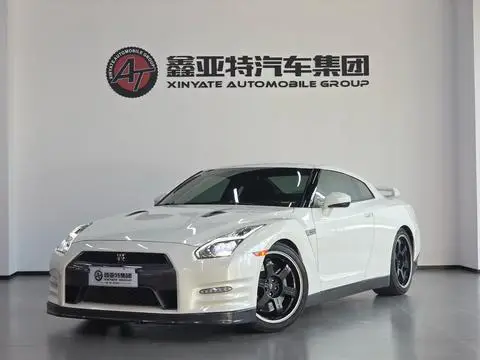 Nissan GT-R 2012
