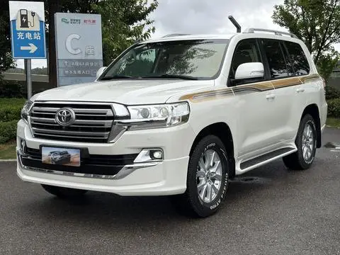 Toyota Land Cruiser 2019 — фото 1
