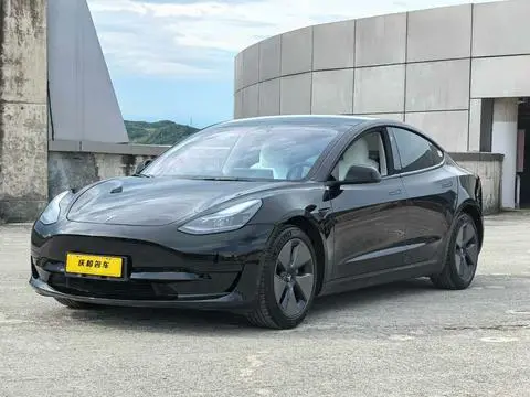 Tesla Model 3 2022 — фото 1
