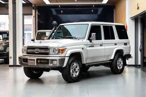 Toyota Land Cruiser 70 2016
