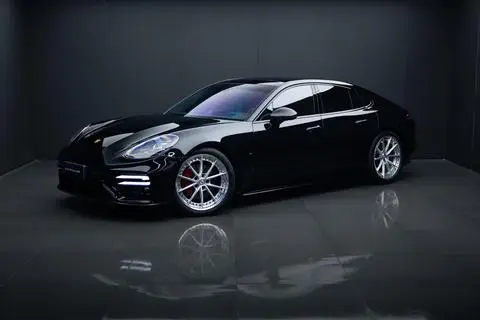 Porsche Panamera 2022