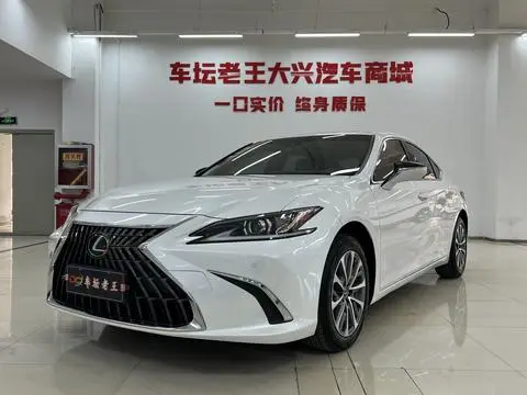 Lexus ES 2022
