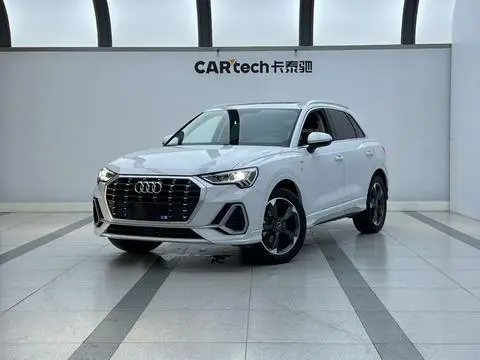Audi Q3 2022 — фото 1