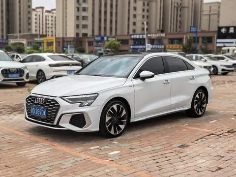 Audi A3 2022 — фото 1