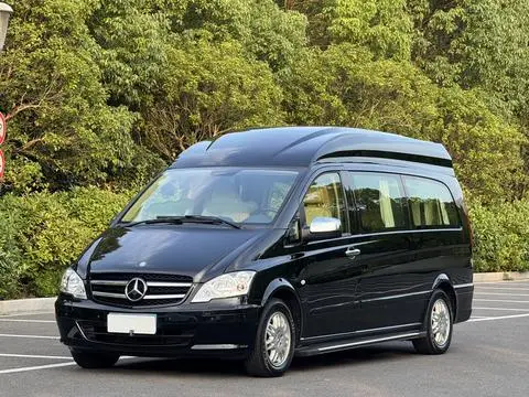 Mercedes-Benz 威霆 2013