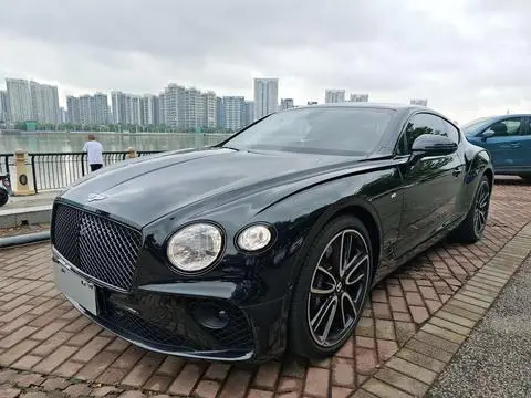 Bentley 欧陆 2022 — фото 1