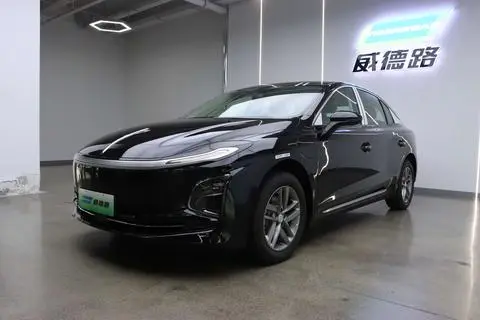 Hongqi E-QM5 2025