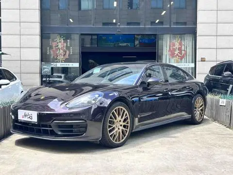Porsche Panamera 2023