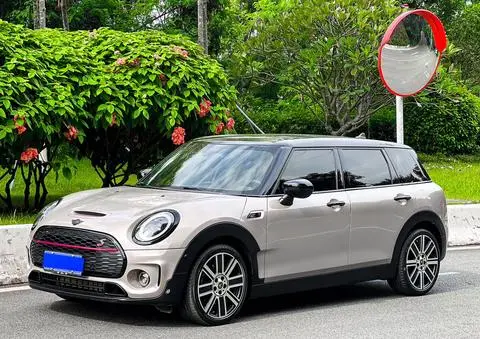 MINI CLUBMAN 2023