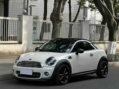 MINI COUPE 2012