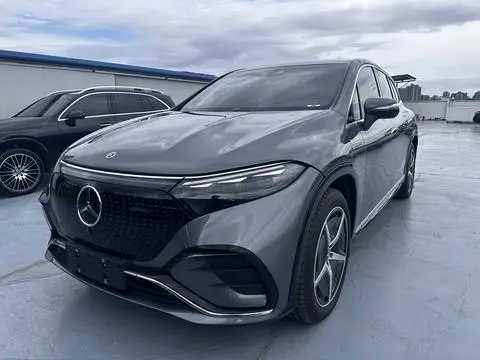 Mercedes-Benz EQS SUV 2023 — фото 1