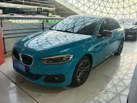 BMW 1 Series 2017 — фото 1