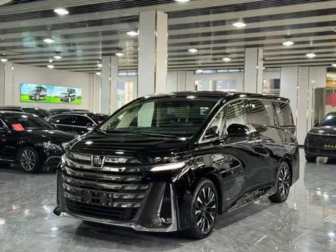 Toyota Alphard 2024 — фото 1