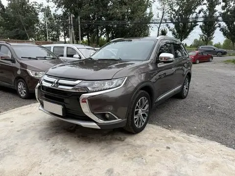 Mitsubishi 欧蓝德 2016