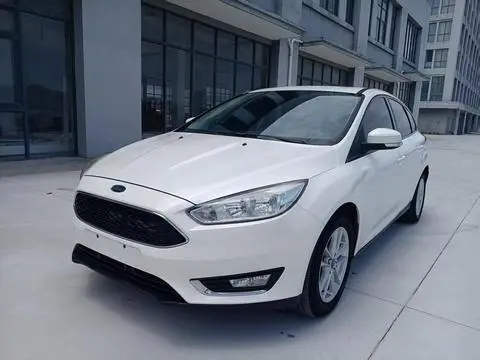 Ford Focus 2015 — фото 1