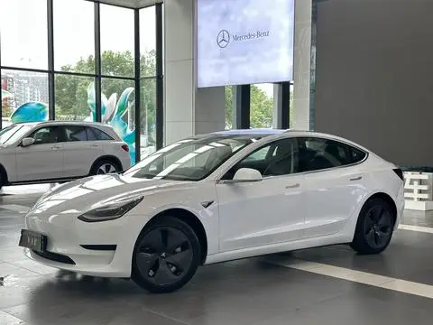 Tesla Model 3 2020