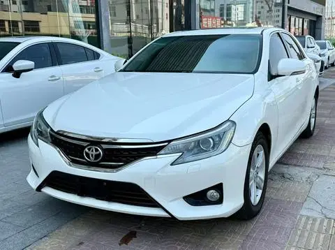 Toyota Reiz 2013