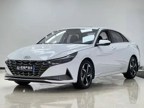 Hyundai Elantra 2022