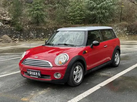 MINI CLUBMAN 2011