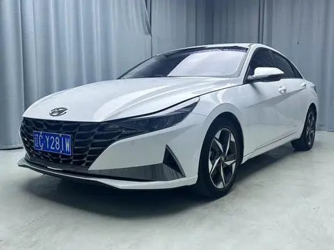 Hyundai Elantra 2022