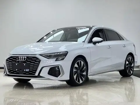Audi A3 2022 — фото 1