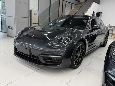 Porsche Panamera 2023