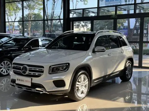 Mercedes-Benz GLB 2022 — фото 1