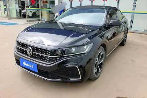 Volkswagen Passat 2024