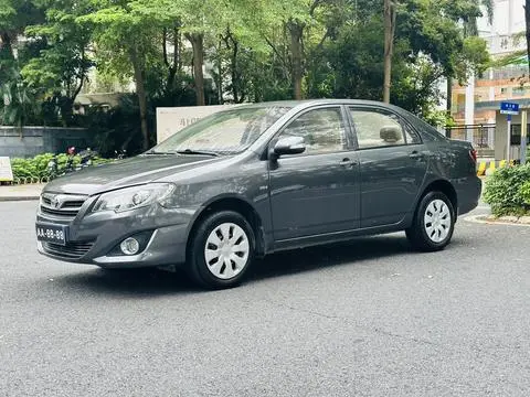 Toyota Corolla Altis 2013 — фото 1