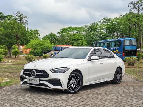 Mercedes-Benz C-Class 2024