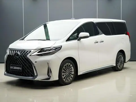 Lexus LM 2023 — фото 1