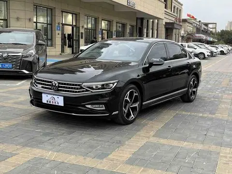 Volkswagen Magotan 2025