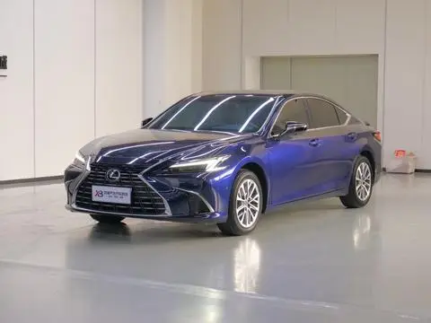 Lexus ES 2025