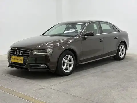 Audi A4L 2015 — фото 1