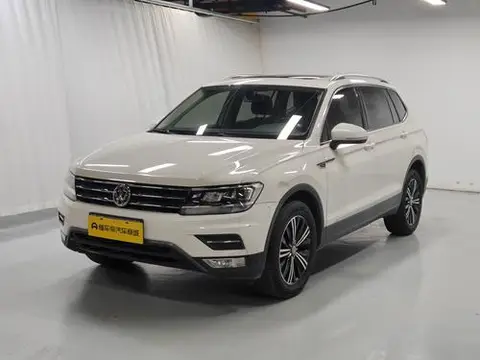 Volkswagen Tiguan L 2020 — фото 1