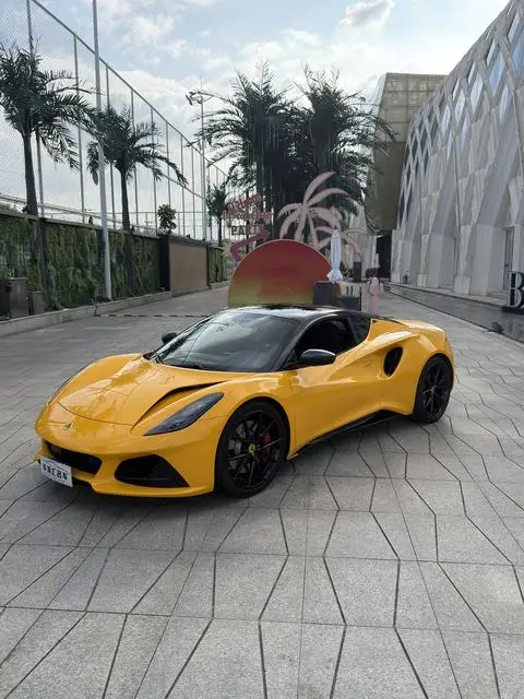 Lotus Emira 2022