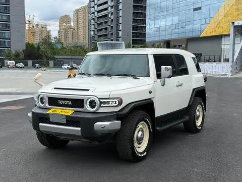 Toyota FJ 酷路泽 2023