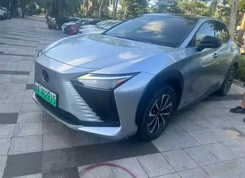Lexus RZ 2023
