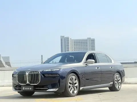 BMW 7 Series 2023 — фото 1