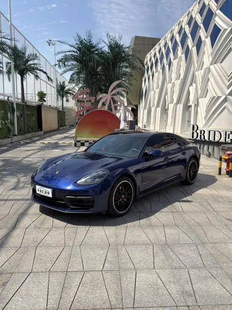Porsche Panamera 2021