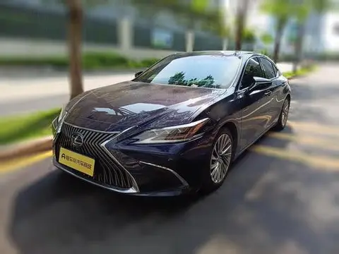 Lexus ES 2020
