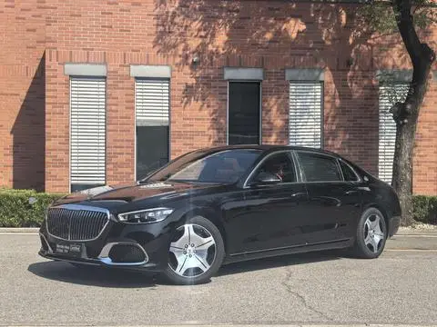Mercedes-Benz 迈巴赫S-Class 2025