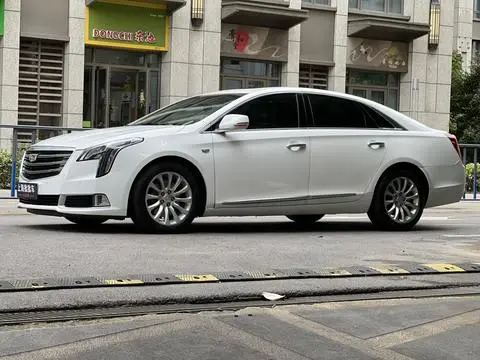 Cadillac XTS 2018 — фото 1