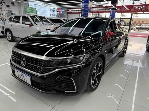Volkswagen Passat 2024