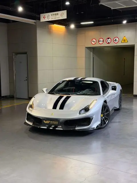 Ferrari 488 2018