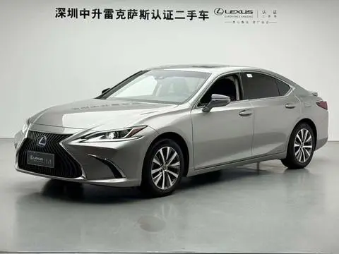 Lexus ES 2018 — фото 1