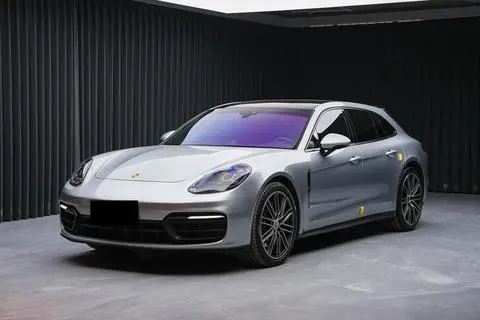 Porsche Panamera 2021